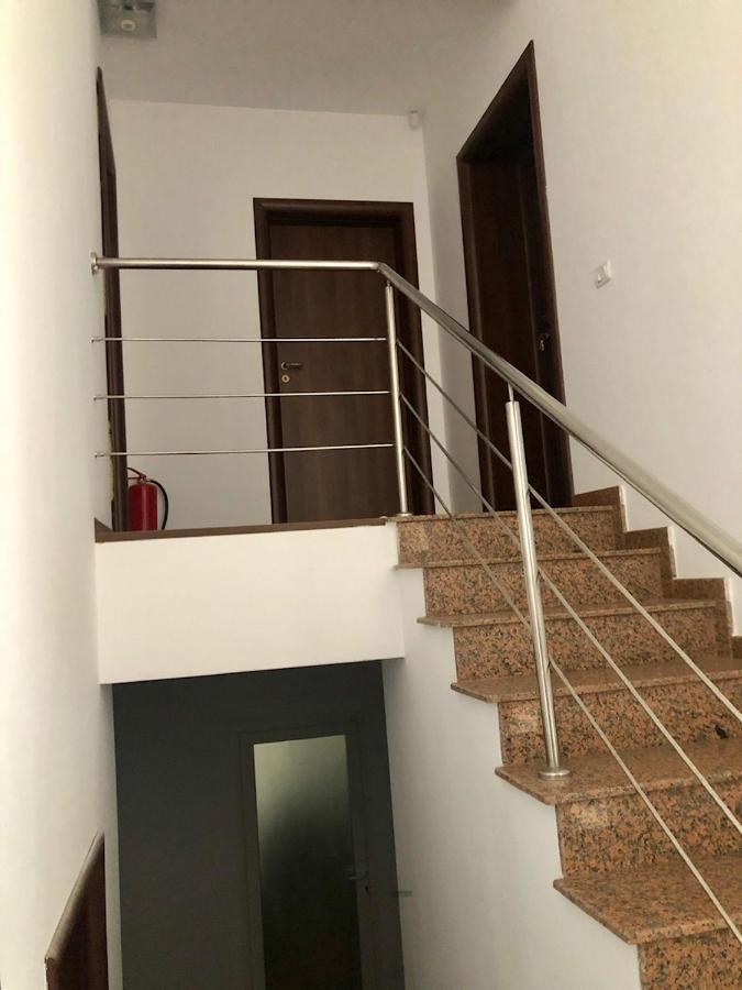 Vila Cu Trandafiri Cozy Apartments 2 Camere Bragadiru Exterior foto